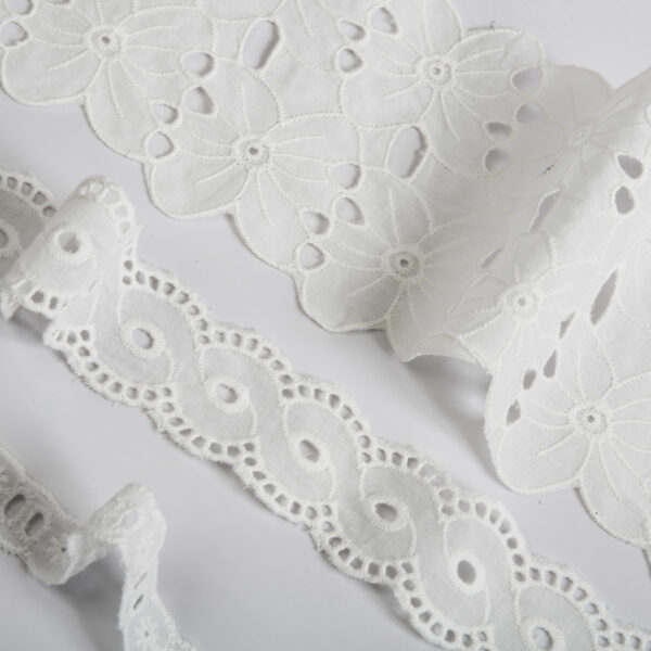 Broderie anglaise